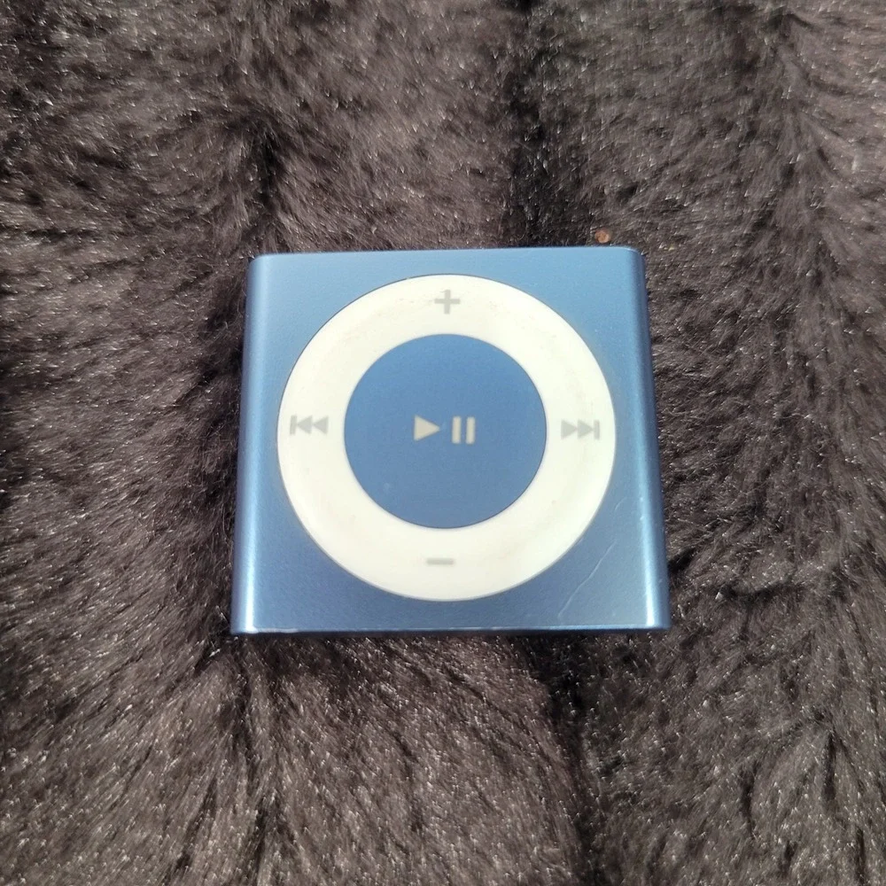 Apple iPod Shuffle 4th Gen 2GB Blue Digital Music Player A1373 Engraved Tested